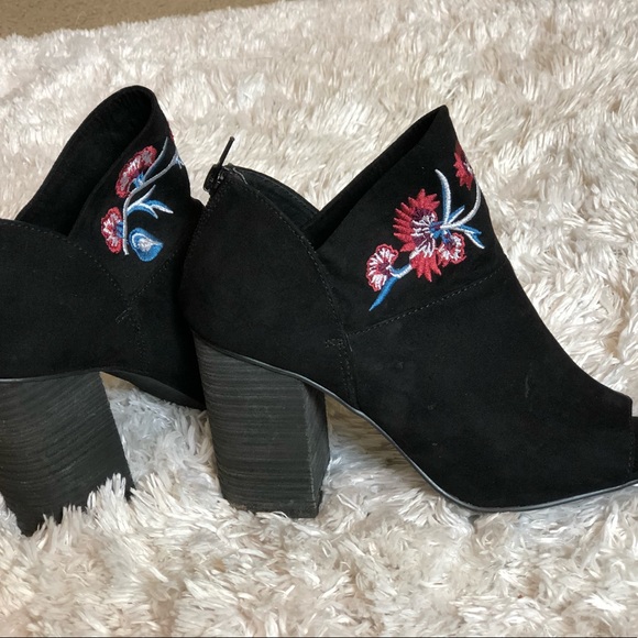 Floral Booties - Picture 2 of 4